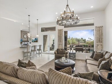 004_LIVING ROOM AREA