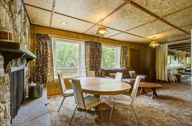 11-N View Drive-011
