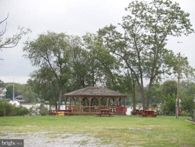 1615 Lee Dr, Edgewater, MD 21037 - photo 5