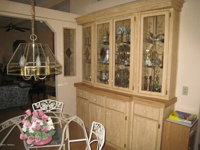 dinning room built in china cabinet