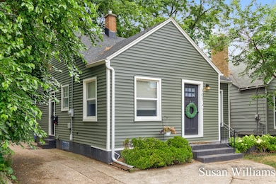 Susan Williams - 701 Fuller NE (35)-2
