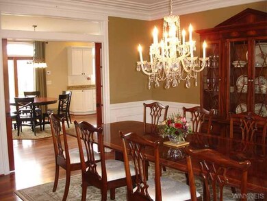 Dining Room. Formal...seating for 10!