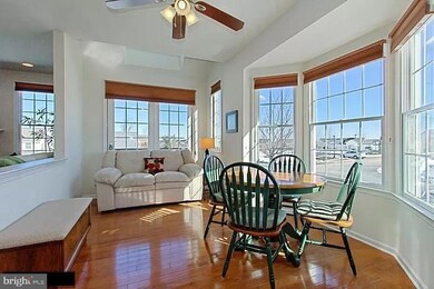 23156 Evergreen Ridge Dr, Ashburn, VA 20148 - photo 4