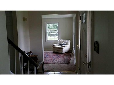 Entry/Foyer.