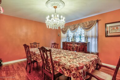 006_Dining Room