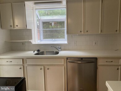 7413 Oak Ln, Chevy Chase, MD 20815 - photo 5