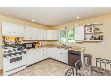 1703 E Ave NW, Cedar Rapids, IA 52405 - photo 3