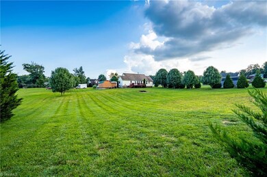 2861 Woodhaven Dr, Asheboro, NC 27205 - photo 4