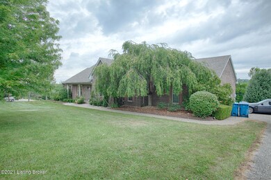2019 Clarke Pointe Dr, Crestwood, KY 40014 - photo 2