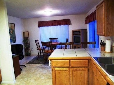 488 Ridgeway Ave, Central Point, OR 97502 - photo 6