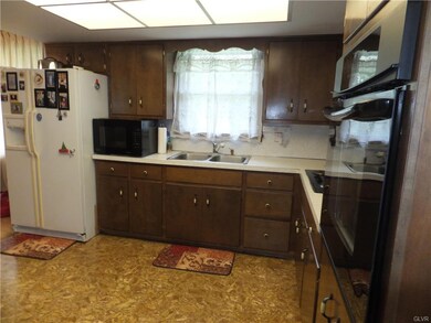 1243 E Emmaus Ave, Allentown, PA 18103 - photo 6