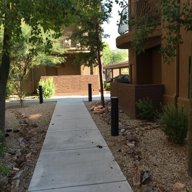 E River Road Courtyard