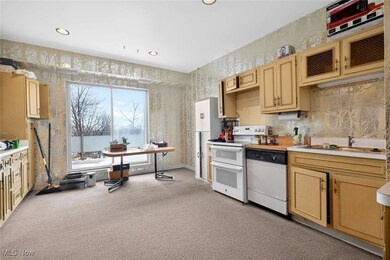 2112 Acacia Park Dr unit 619, Cleveland, OH 44124 - photo 7