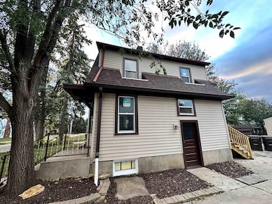 816 S Harlem Ave, Freeport, IL 61032 - photo 3