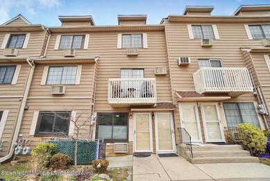 57 Daffodil Ln unit 152, Staten Island, NY 10314 - photo 2