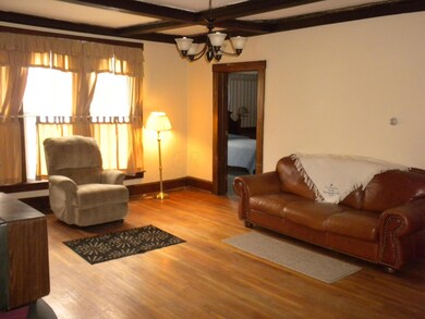 family room (3).JPG