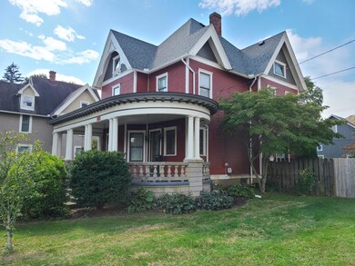 469 N Main St