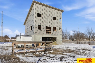 500 Hidden Meadows Dr, Fremont, NE 68025 - photo 2