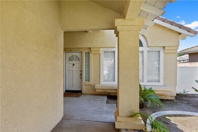 Bracious private entry welcomes you.