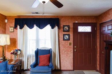 6119 Herron Ct, Louisville, KY 40229 - photo 3