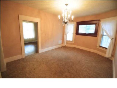 New Carpet and paint throughout