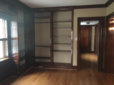 RM 1 - SHELF ROOM (Medium)