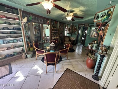 AZ Room R