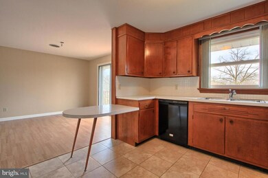 263 Park Ave, Mount Joy, PA 17552 - photo 4