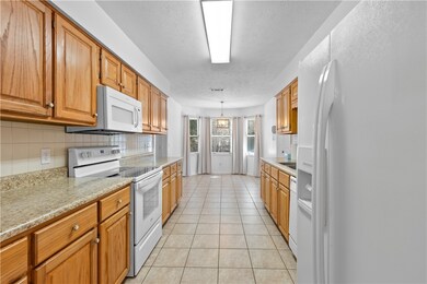Kitchen & Breakfast Room