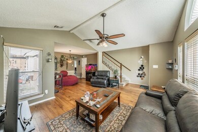 717 Timbercreek Dr, Hurst, TX 76053 - photo 5