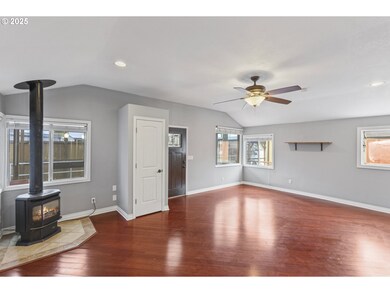 1683 N Jantzen Ave, Portland, OR 97217 - photo 7