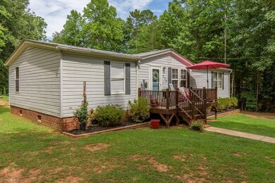 879 Tall Pine St, Asheboro, NC 27205 - photo 4