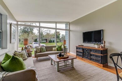 6915 Holiday Rd N, Jacksonville, FL 32216 - photo 6