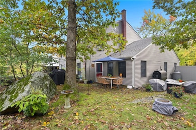 153 Fish Rd unit 4, Tiverton, RI 02878 - photo 2