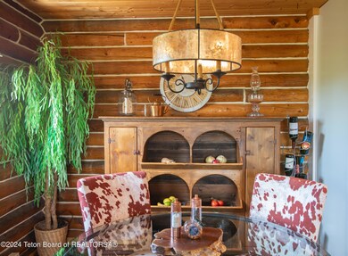 8 dining area above stairs