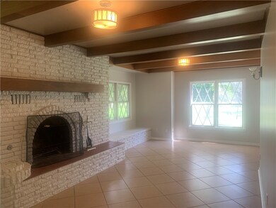 711 W Lilac St, Rogers, AR 72756 - photo 3