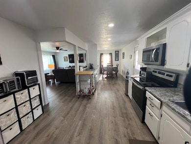 300 N Lowe St, Hobart, OK 73651 - photo 7