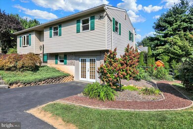 7428 Hillock Ln, Reading, PA 19606 - photo 5