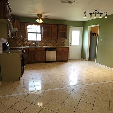 610 Springfield Rd, Springtown, TX 76082 - photo 7