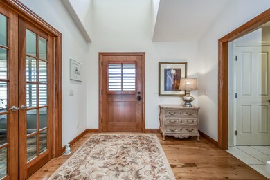 003-Foyer-5674368-large