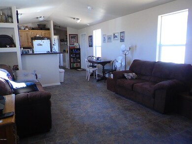 1000 E. Taylor & Ranch Way 011