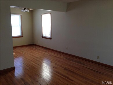 10224 Dandridge Dr, Saint Louis, MO 63123 - photo 3