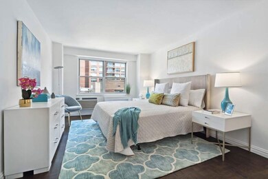 300 E 71st St unit 7O, New York, NY 10021 - photo 5