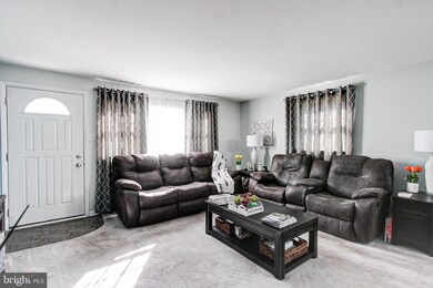 841 Wedgewood Dr, Lansdale, PA 19446 - photo 4