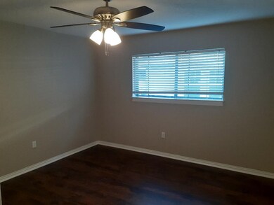 412 Linda Ln, Alvin, TX 77511 - photo 7