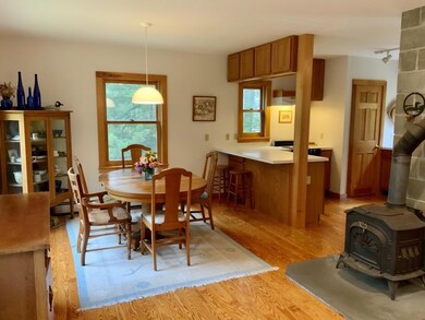06-kitchen dining area with breakfast co