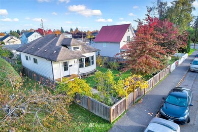 2021 Oakes Ave, Everett, WA 98201 - photo 2