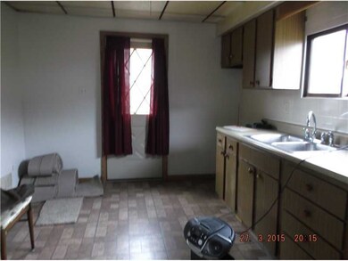 1081/2 Tenth St, Turtle Creek, PA 15145 - photo 5