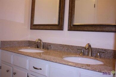 Double vanity with granite counter tops