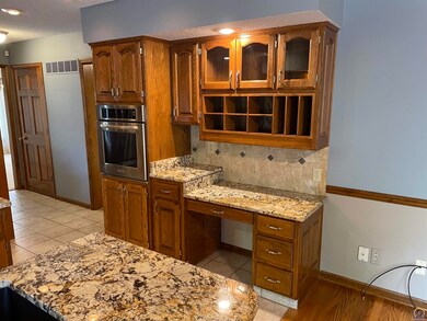 3443 SW Brandywine Ct, Topeka, KS 66614 - photo 7